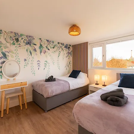 Luxury 8 Bed Home Manchester-2